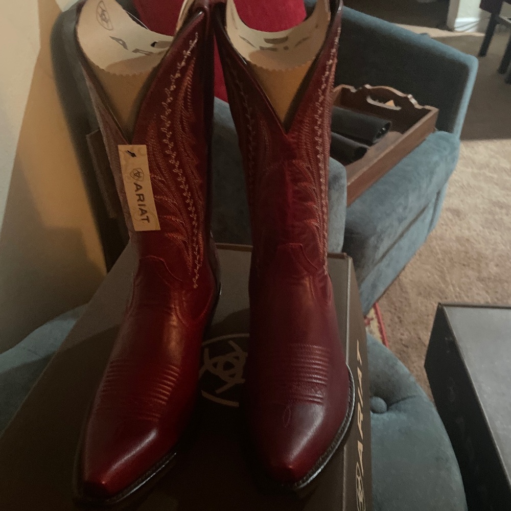 Women’s Ariat Tailgate Sz 7 BNIB